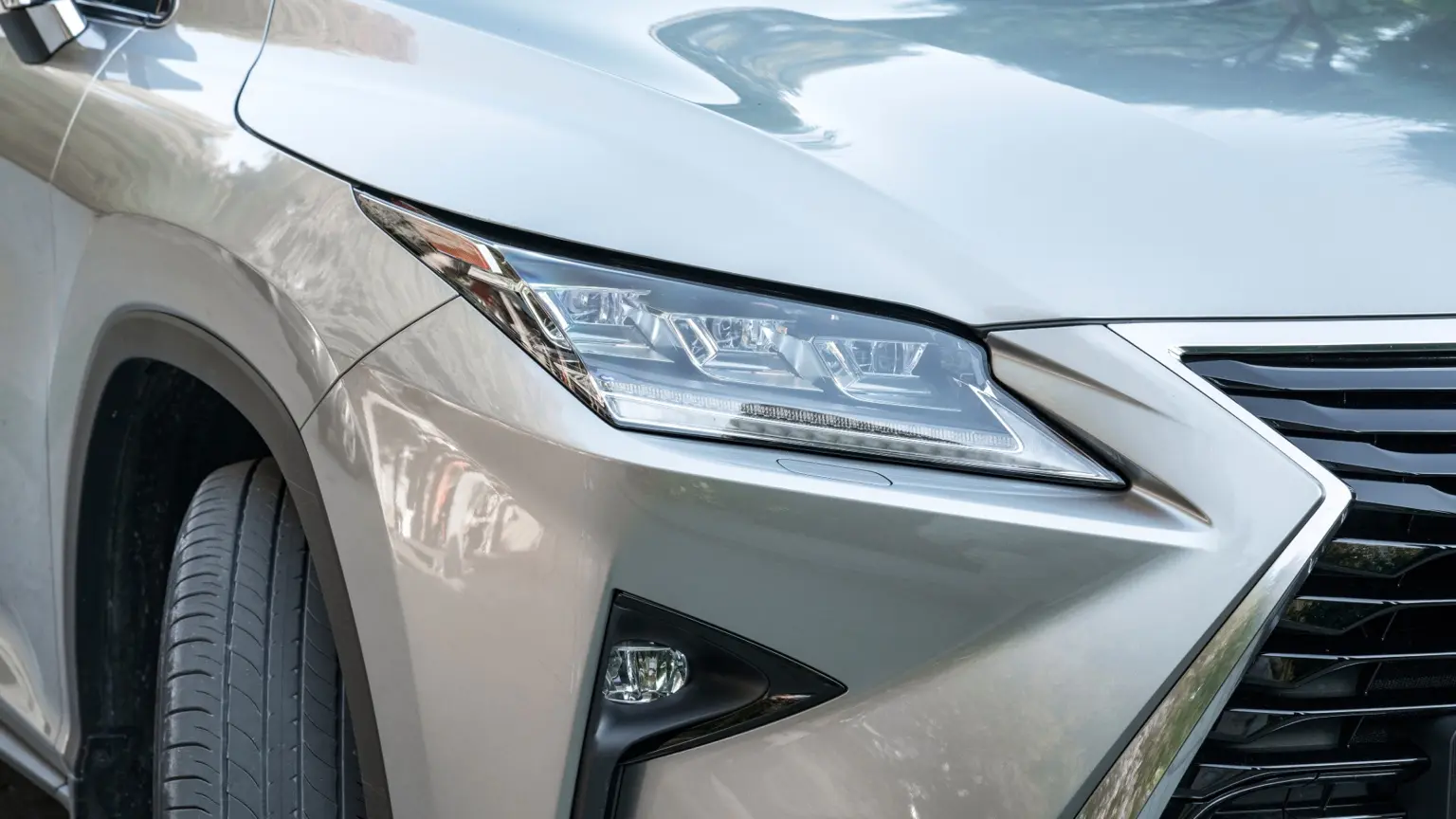 Modern silver crossover viewed from the front