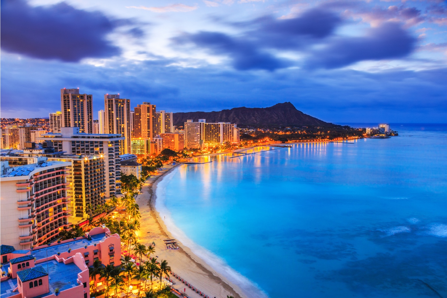 Waikiki Beach and Diamond Head in Honolulu, Hawaii